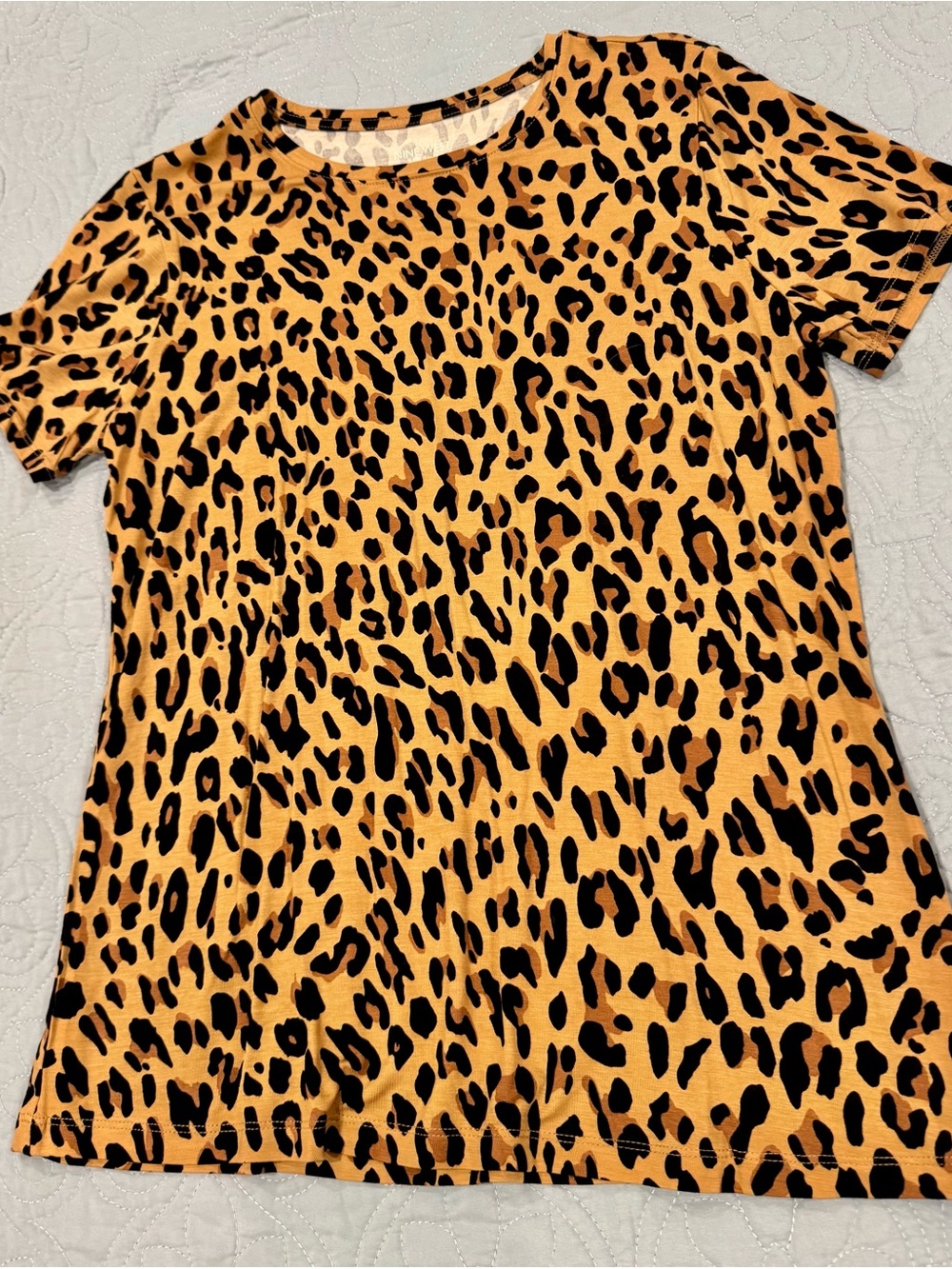 Nine West Amber and Black Leopard Print Short Sleeve Tee Blouse Medium
